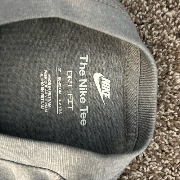 Nike Gray Dri-FIT Tee - Picture 3 of 6